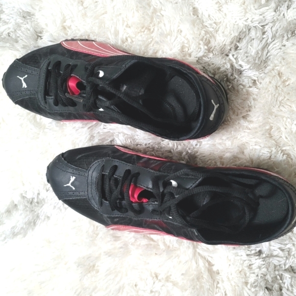 PUMA Men's Red and Black Cross-Training Shoes Size 8.5 - Picture 2 of 11